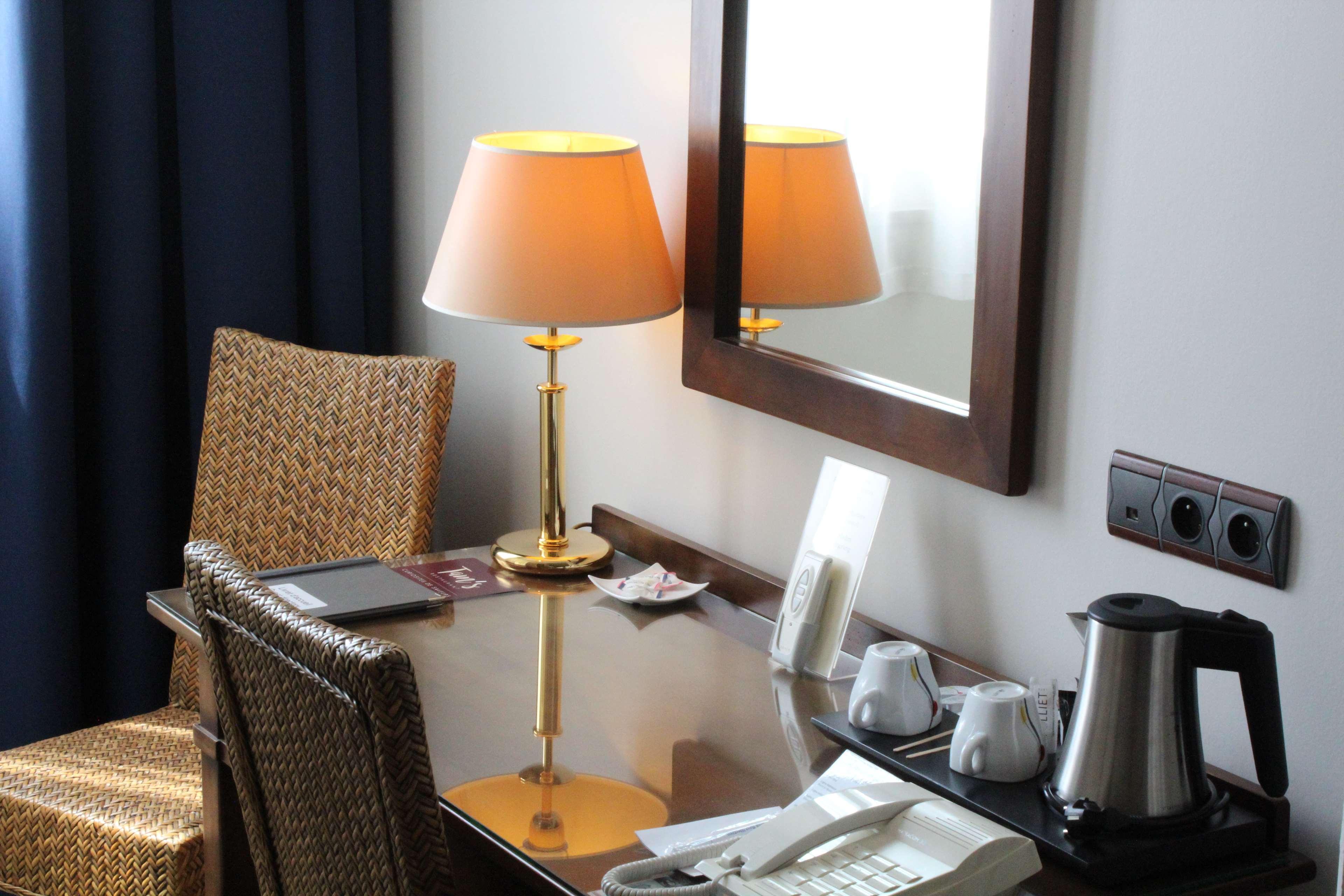 เบสต์ เวสเทิร์น เดอ เดียน Hotel เนอแวร์ ภายนอก รูปภาพ